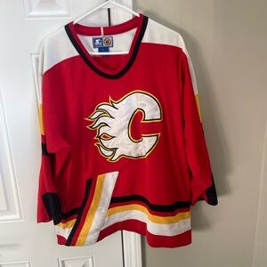 Calgary Flames vintage 90s starter NHL Hockey Jersey. Size Large